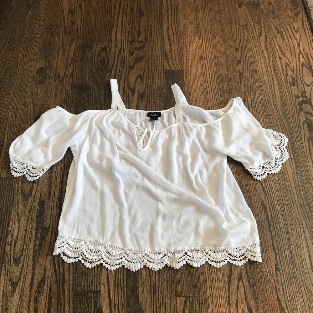 Cold shoulder Top